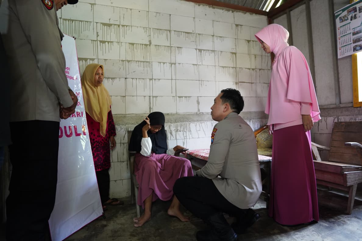 Kisah Ainur Riza, Anak Disabilitas di Bojonegoro Dapat Perhatian Kapolres